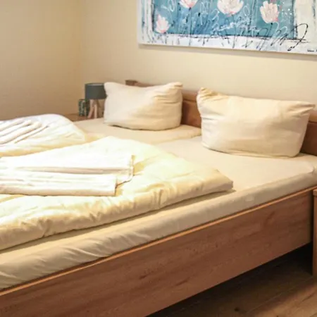 2 Bedroom Beautiful In Prázdninový dům