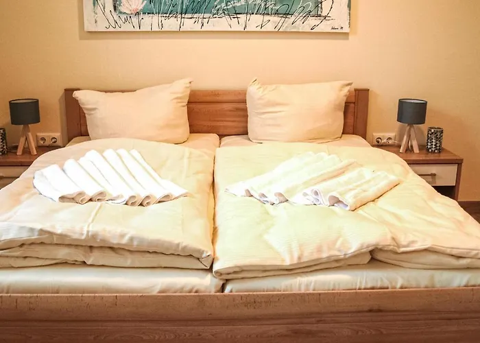 2 Bedroom Beautiful In Casa vacanze