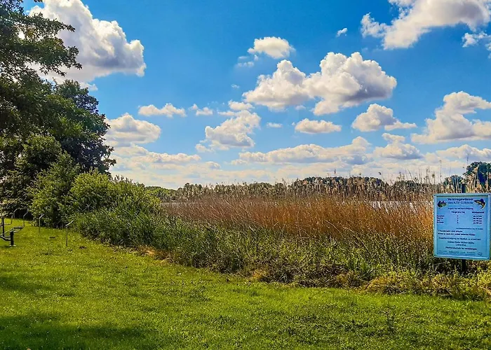 2 Bedroom Beautiful In Casa vacanze *